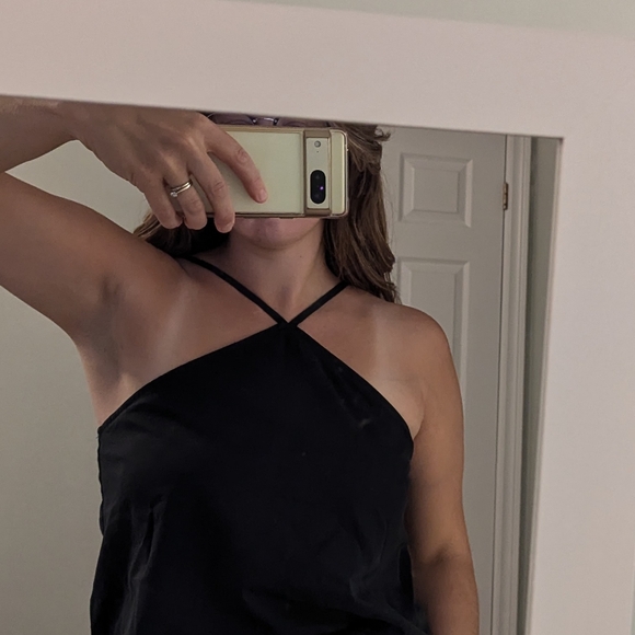 Banana Republic Cross-Front Tank Top - Size XS - Black Color - Minimalist & Chic - Picture 2 of 4